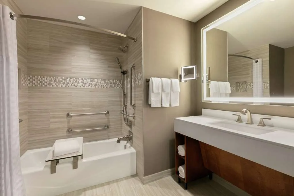 Embassy Suites by Hilton Berkeley Heights 4