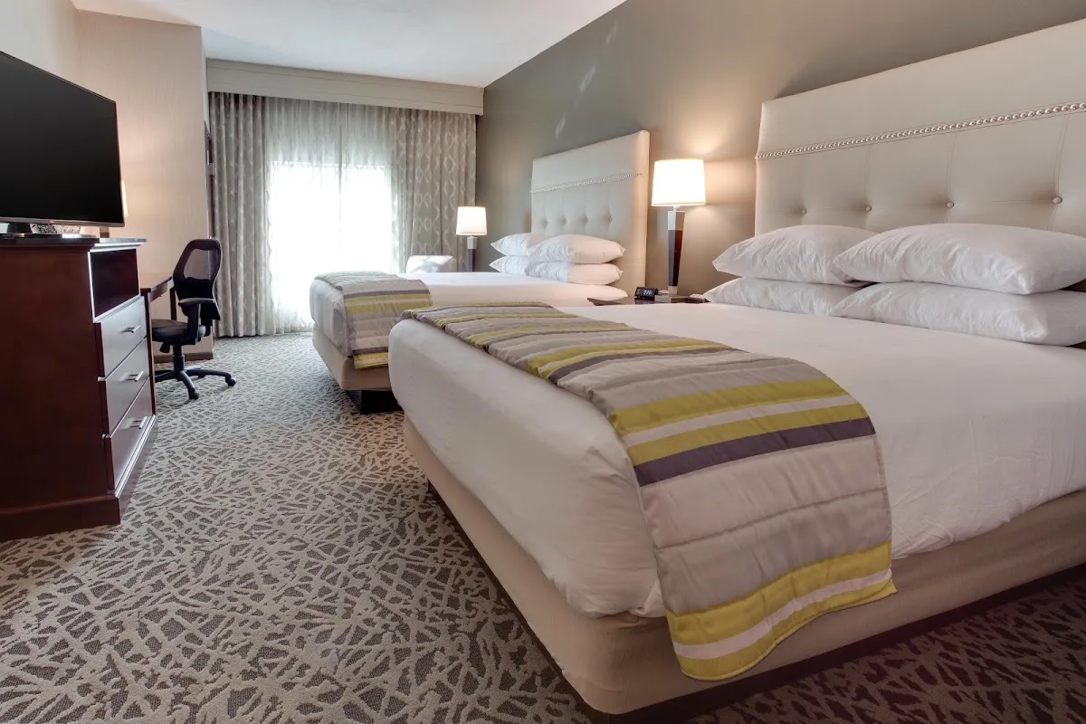 Drury Inn & Suites Huntsville at the Space & Rocket Center 2