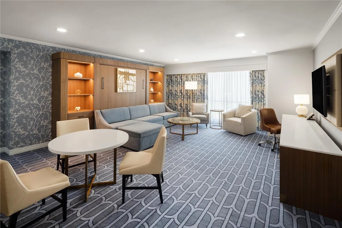 Hilton New Orleans Riverside 5