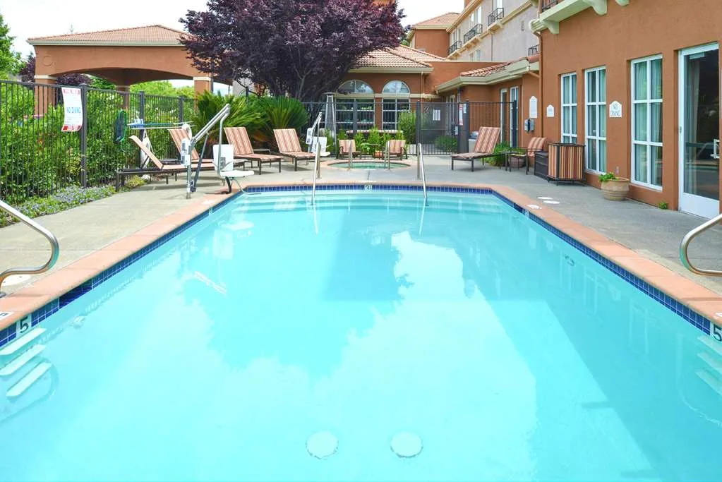 Hilton Garden Inn Napa 3