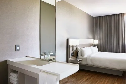 AC Hotel by Marriott Miami Aventura 5