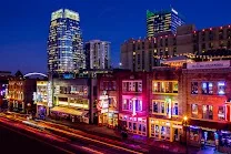 Quiet downtown setting near major venues