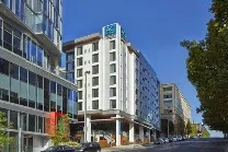 Central Bellevue setting