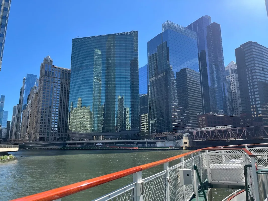 Chicago's First Lady Cruises 3
