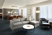 Convenient access to River Walk and Convention Center