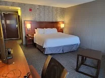 Updated rooms with comfortable workspaces