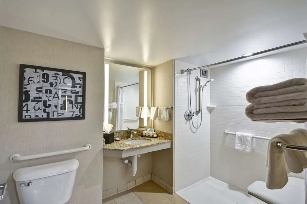 Embassy Suites by Hilton Charlotte 4