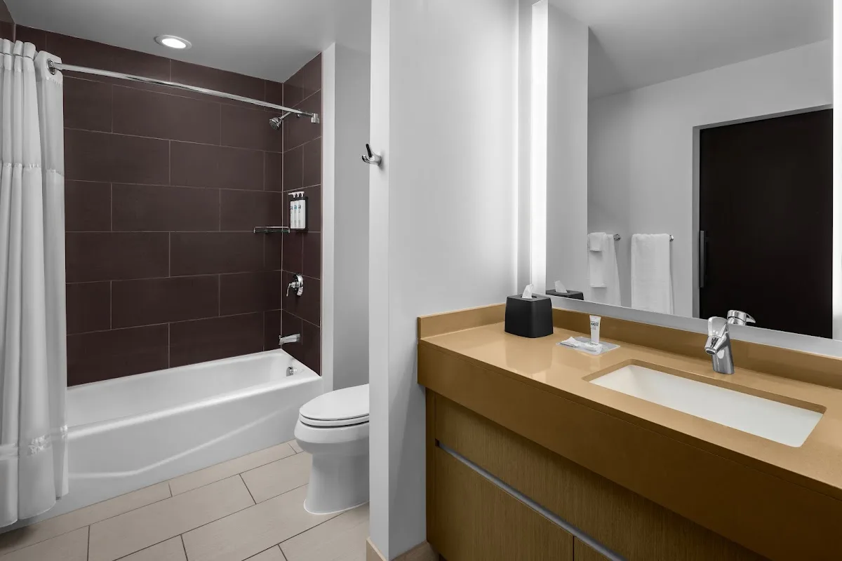 Hyatt House Raleigh North Hills 4